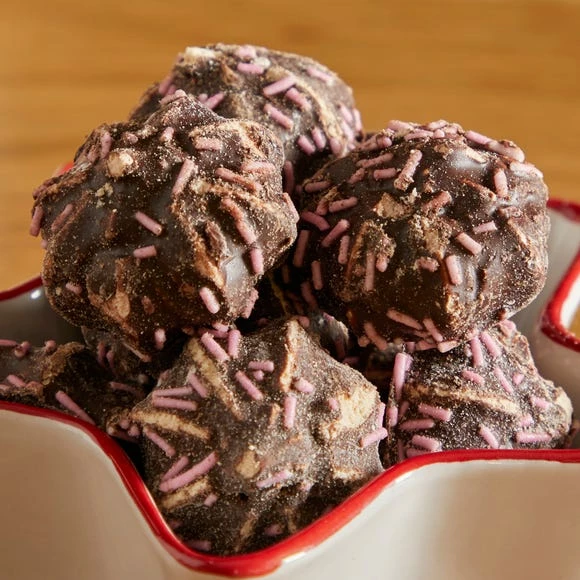 Coupon ๐ Cottage Delight Sparkling Raspberry Meringue Kisses ๐ฅ - Image 2